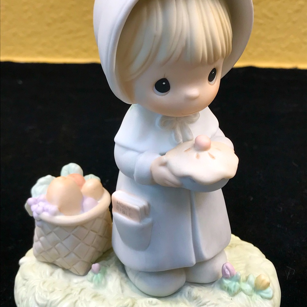 Precious Moments by Enesco, 1988 November Calendar Girl